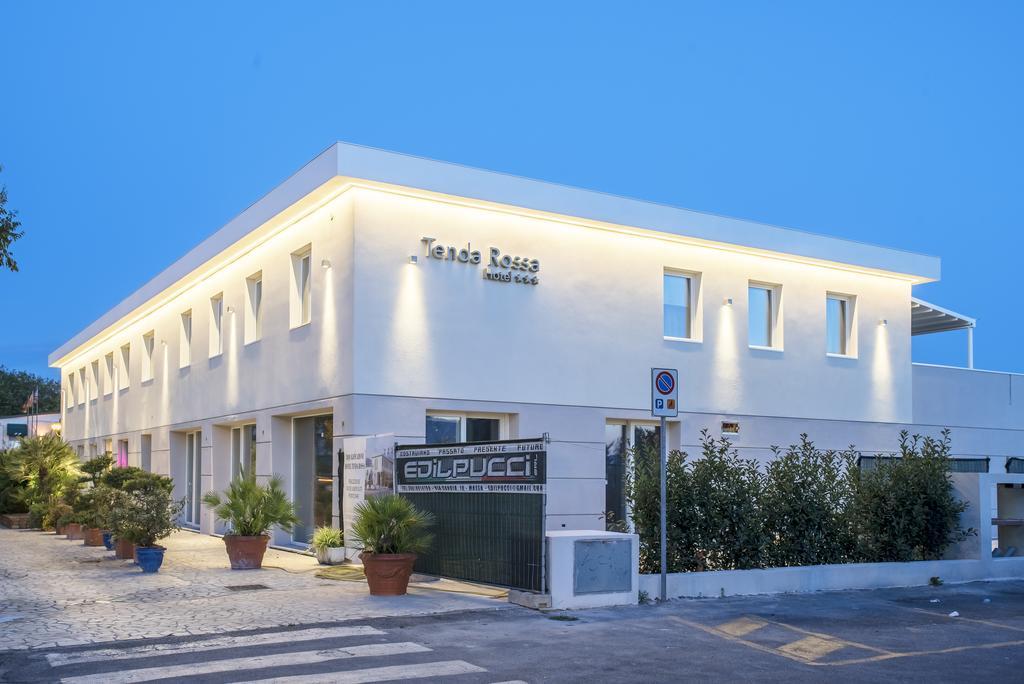 Hotel Tenda Rossa Марина-ди-Каррара Экстерьер фото